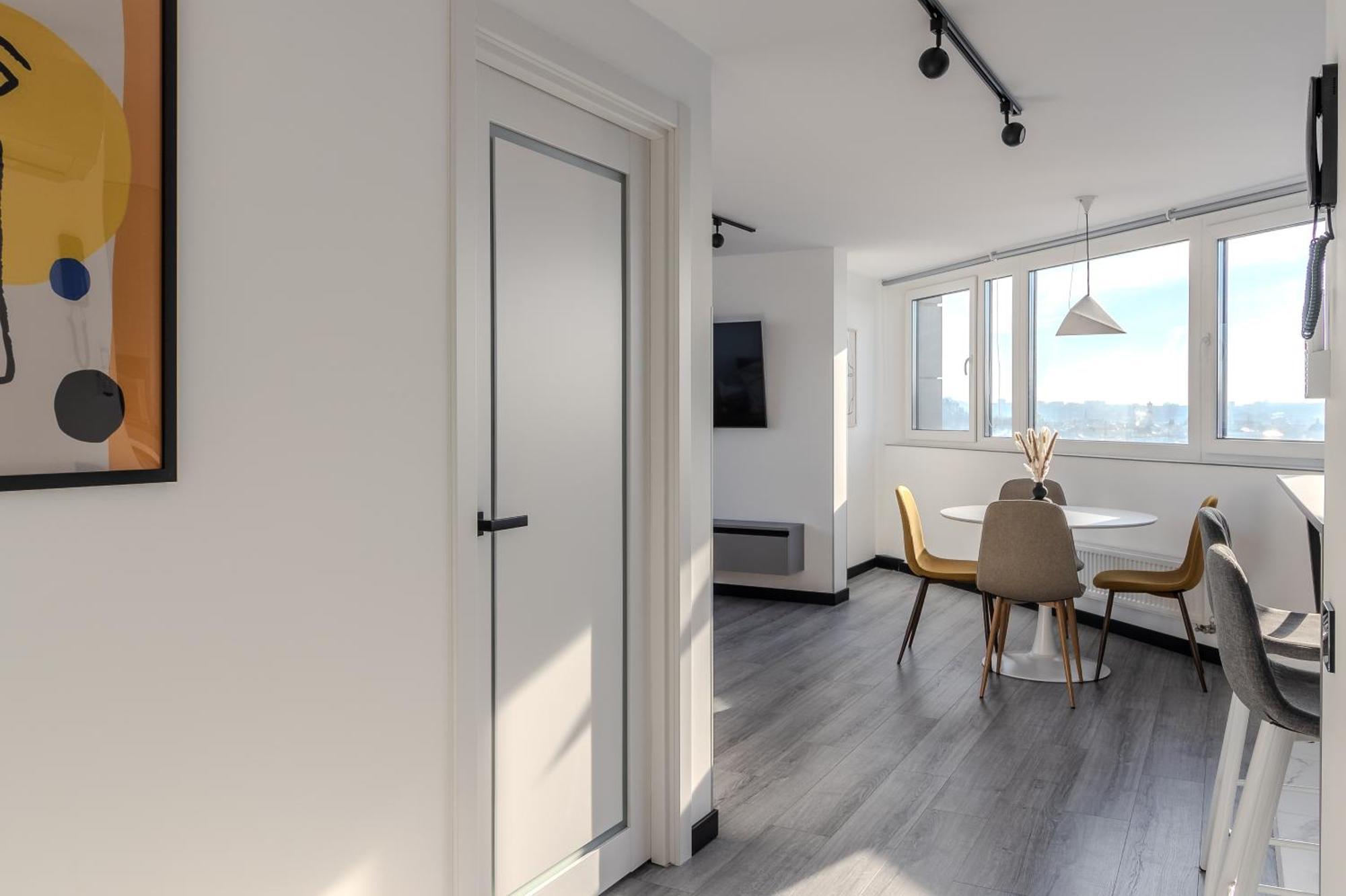 77 Views Apartments By Inshi Lviv Buitenkant foto
