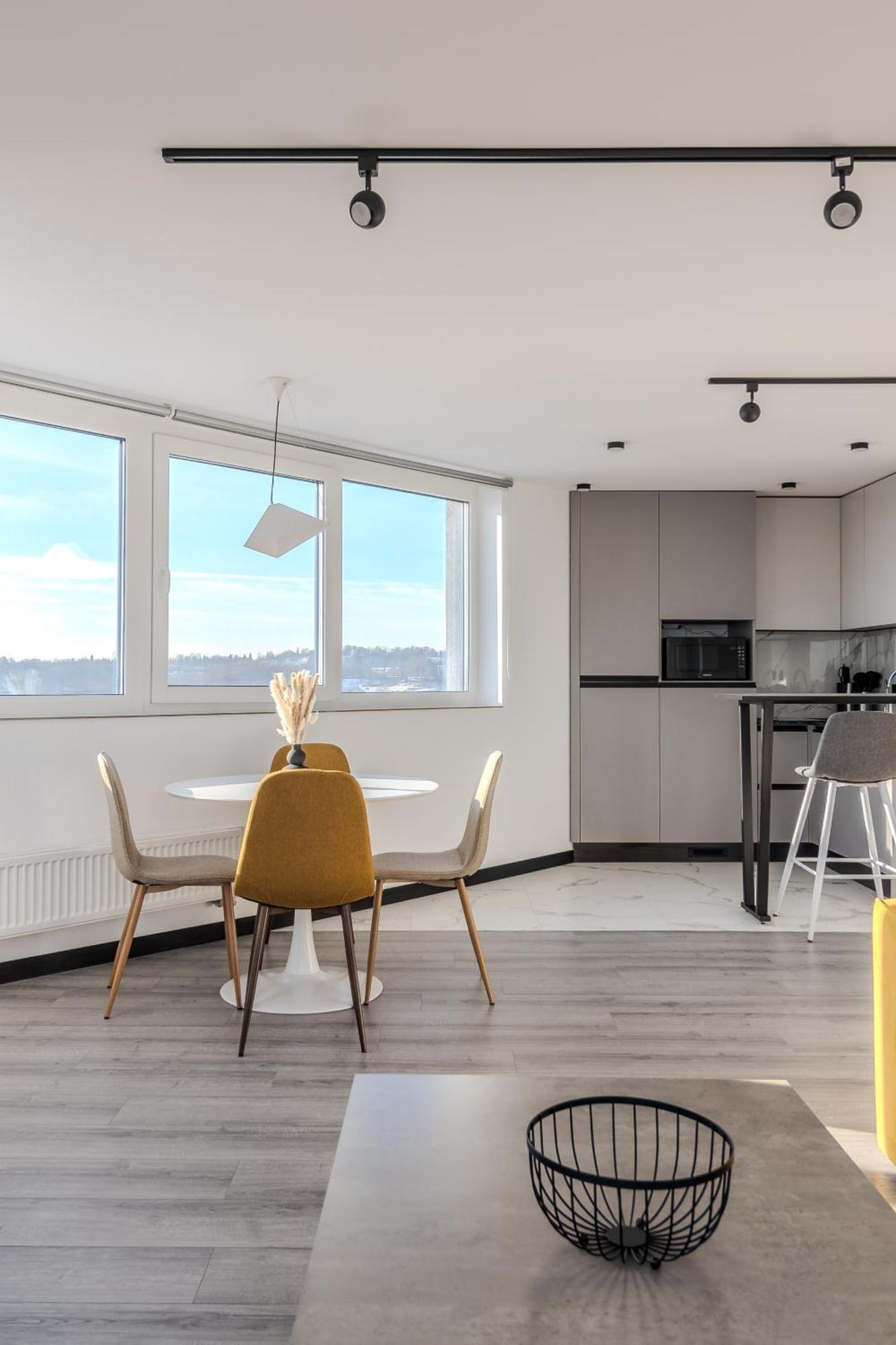 77 Views Apartments By Inshi Lviv Buitenkant foto